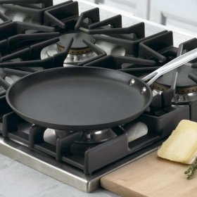 623-24 Chef's Classic? Nonstick Hard Anodized 10" Cr